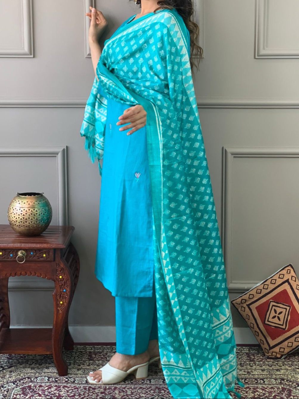 Handloom Kadhi Cotton Suite