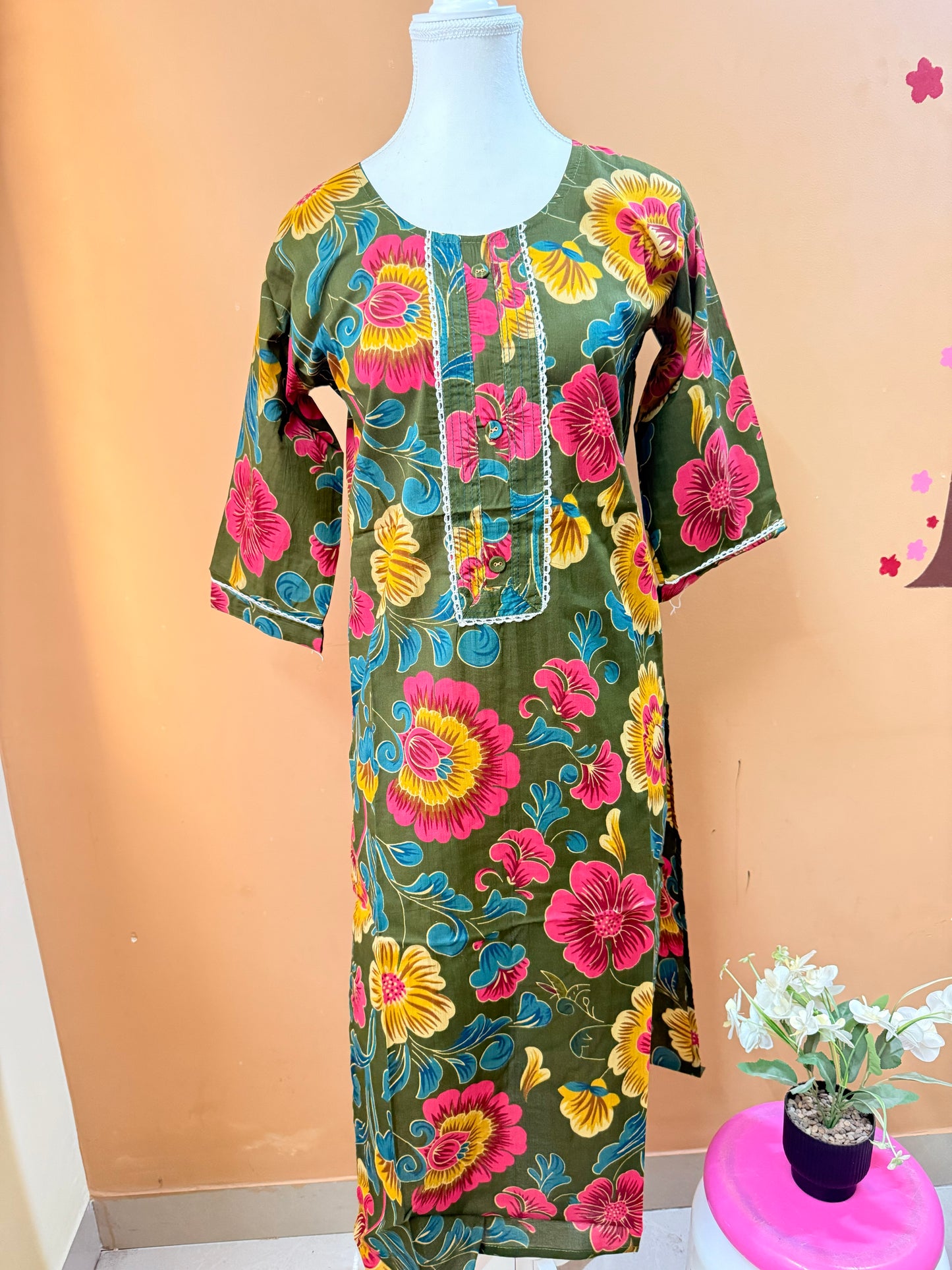 Mehendi Green Premium Mul Cotton Printed Kurti, Pant, Dupatta set