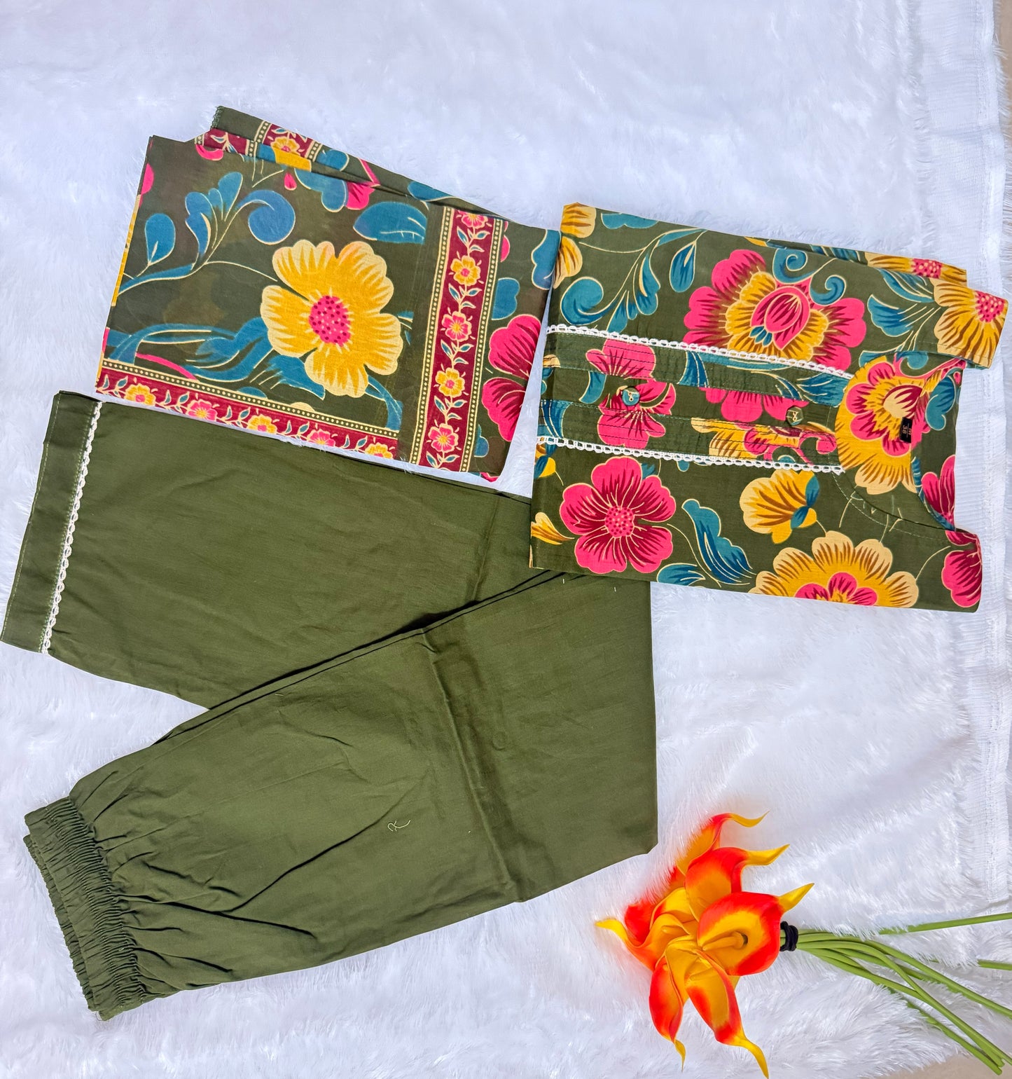 Mehendi Green Premium Mul Cotton Printed Kurti, Pant, Dupatta set